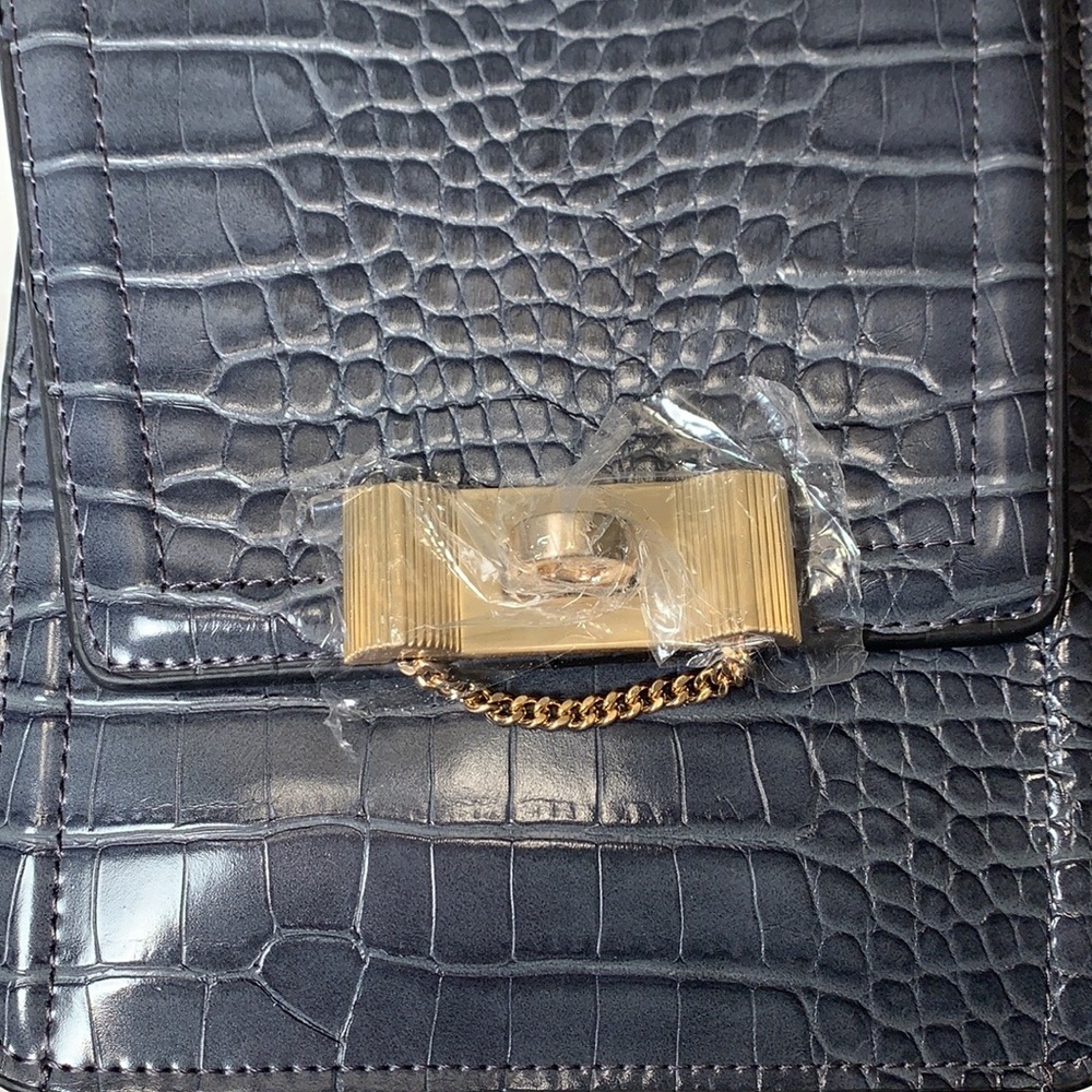 🌸 Betsey Johnson chain gang crossbody gray - Picture 5 of 10